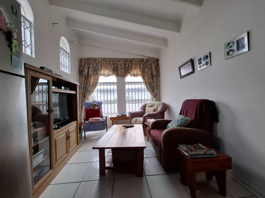 4 Bedroom Property for Sale in Wavecrest Eastern Cape